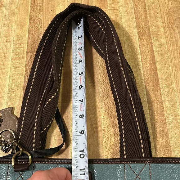 Chala cat tote - black white cat with ball of yarn - fish keychain attached - Picture 16 of 16